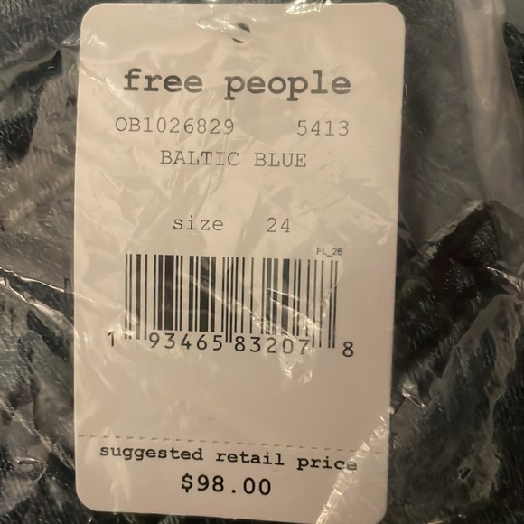 NEW We The Free Womens Jet Blue Denim Low Rise Cropped Skinny Jeans Size 24 - Picture 11 of 16